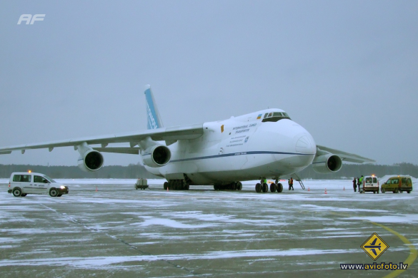 Antonov An-124-100 Ruslan